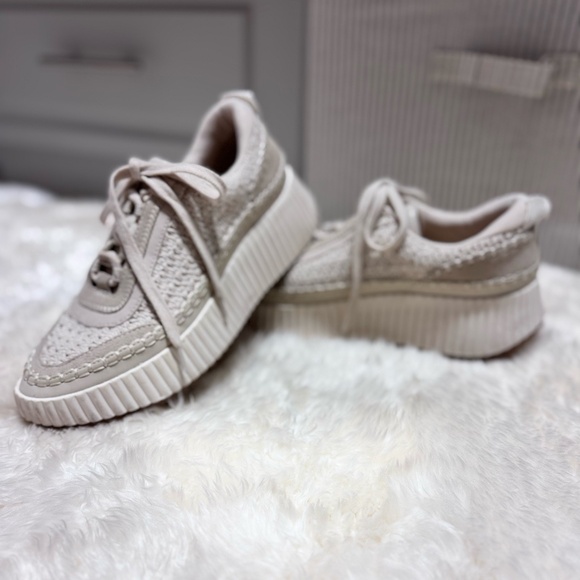 Dolce Vita Dolen Platform Sneaker - Picture 4 of 7